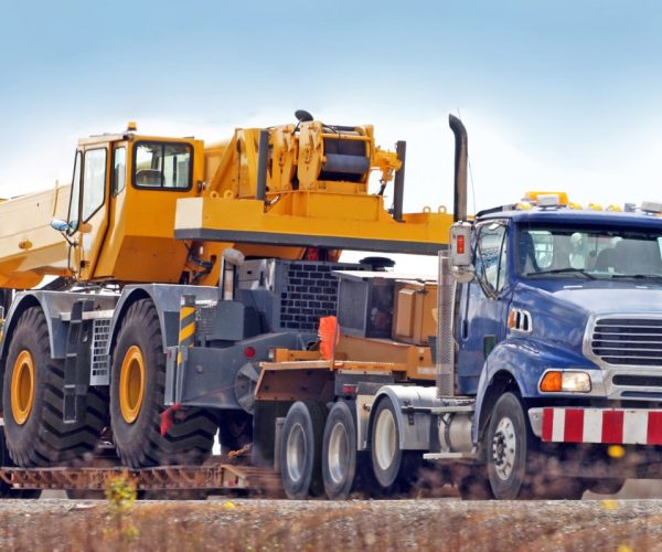 2022Q4_1203254650205783_Blog-Image_Top-tips-for-heavy-equipment-transportation_Feature_Aqsa